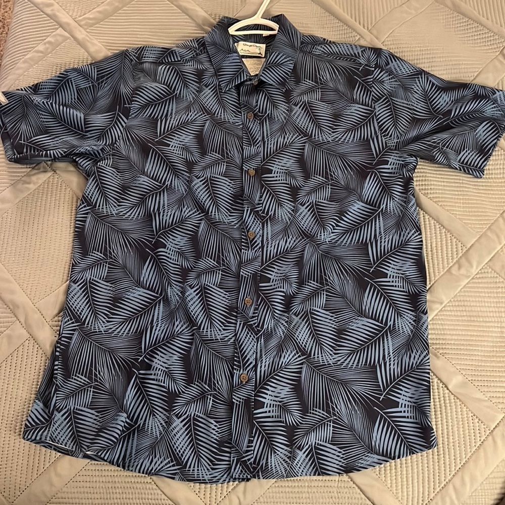 Short sleeve button down
